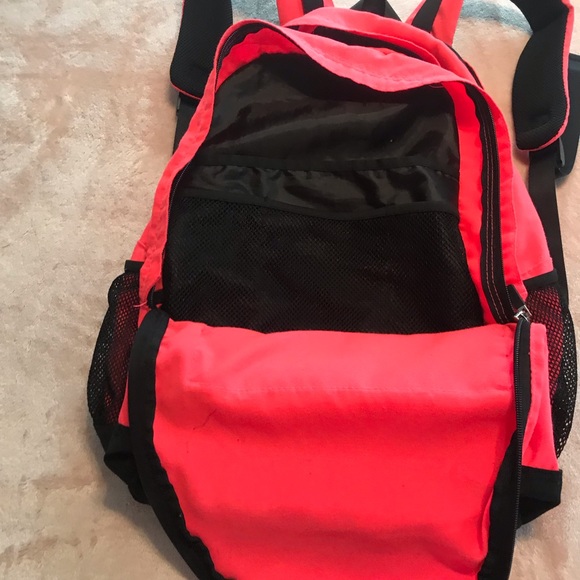 VS PINK Backpack - Picture 2 of 8